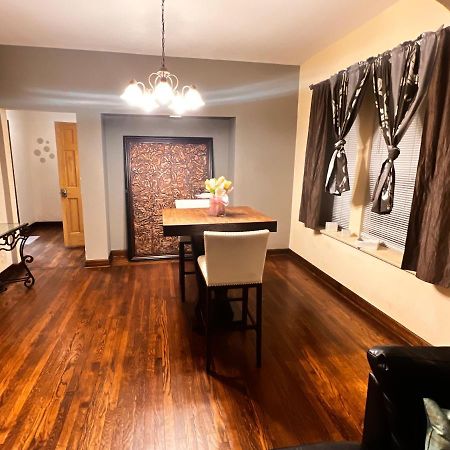 فندق Clean, Spacious, Inexpensive Queen Br شيكاغو المظهر الخارجي الصورة