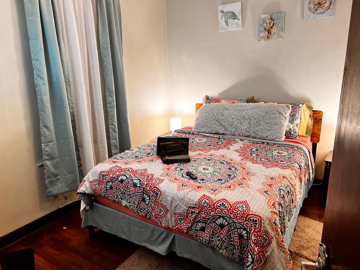 فندق Clean, Spacious, Inexpensive Queen Br شيكاغو المظهر الخارجي الصورة