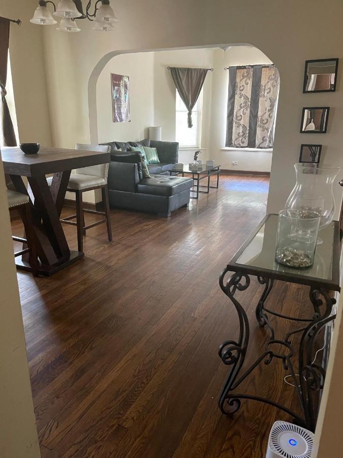فندق Clean, Spacious, Inexpensive Queen Br شيكاغو المظهر الخارجي الصورة